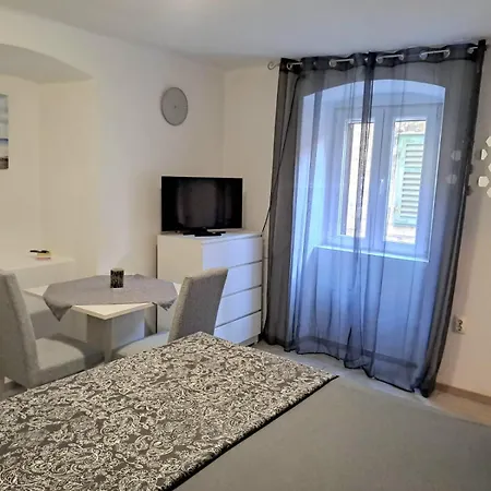 Apartment Lola