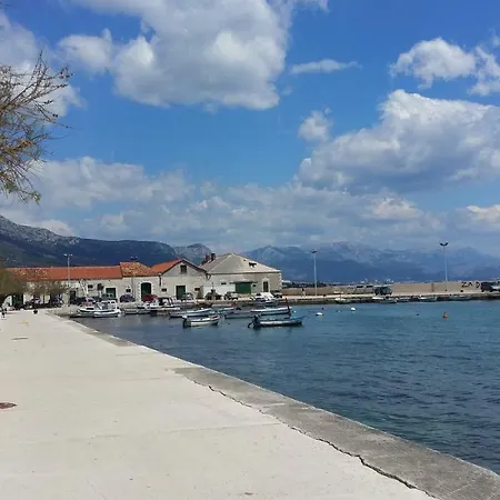 Lola アパート Kaštela